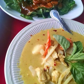 Lucky Thai's swimming rama and yellow curry